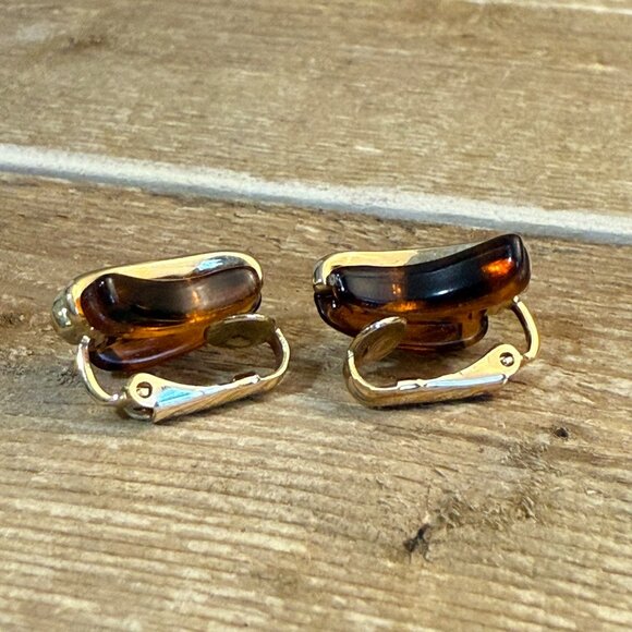 Vintage 70's Avon Tortoise & Gold Toned Clip On Earrings - Picture 2 of 5